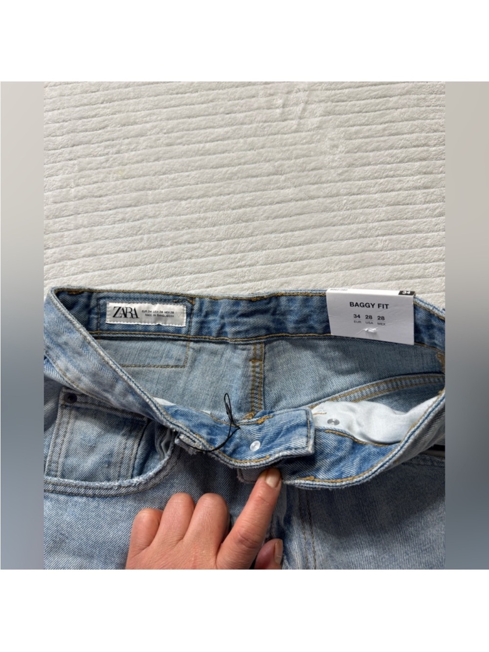 Zara Light Wash Men’s Bootcut Jeans - Picture 4 of 10